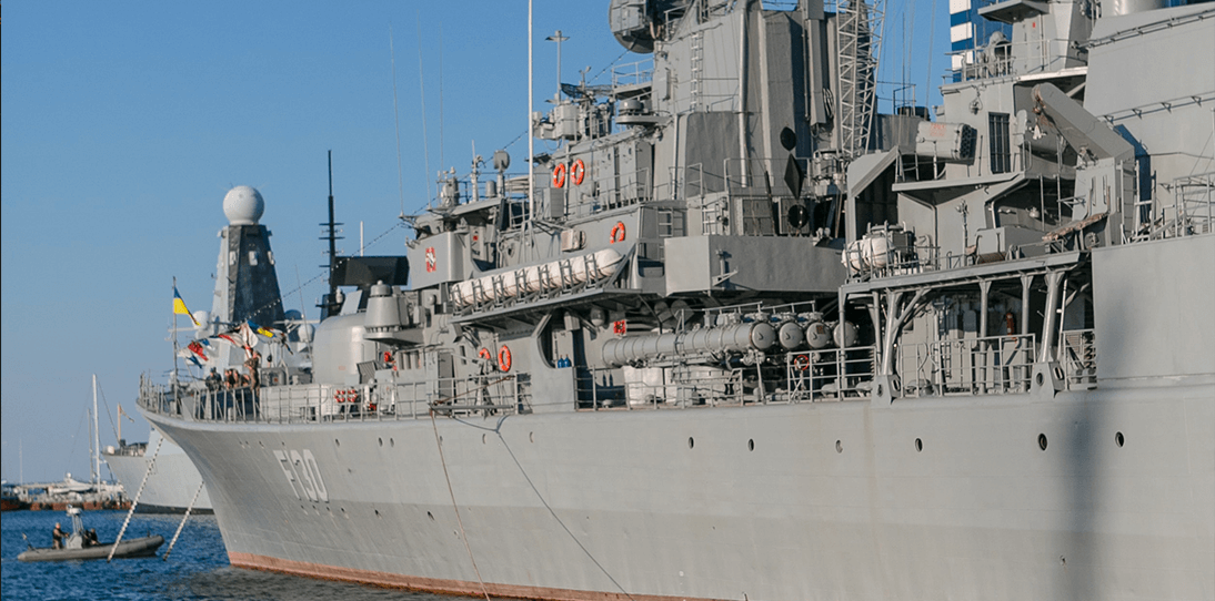 大型船舶 军舰